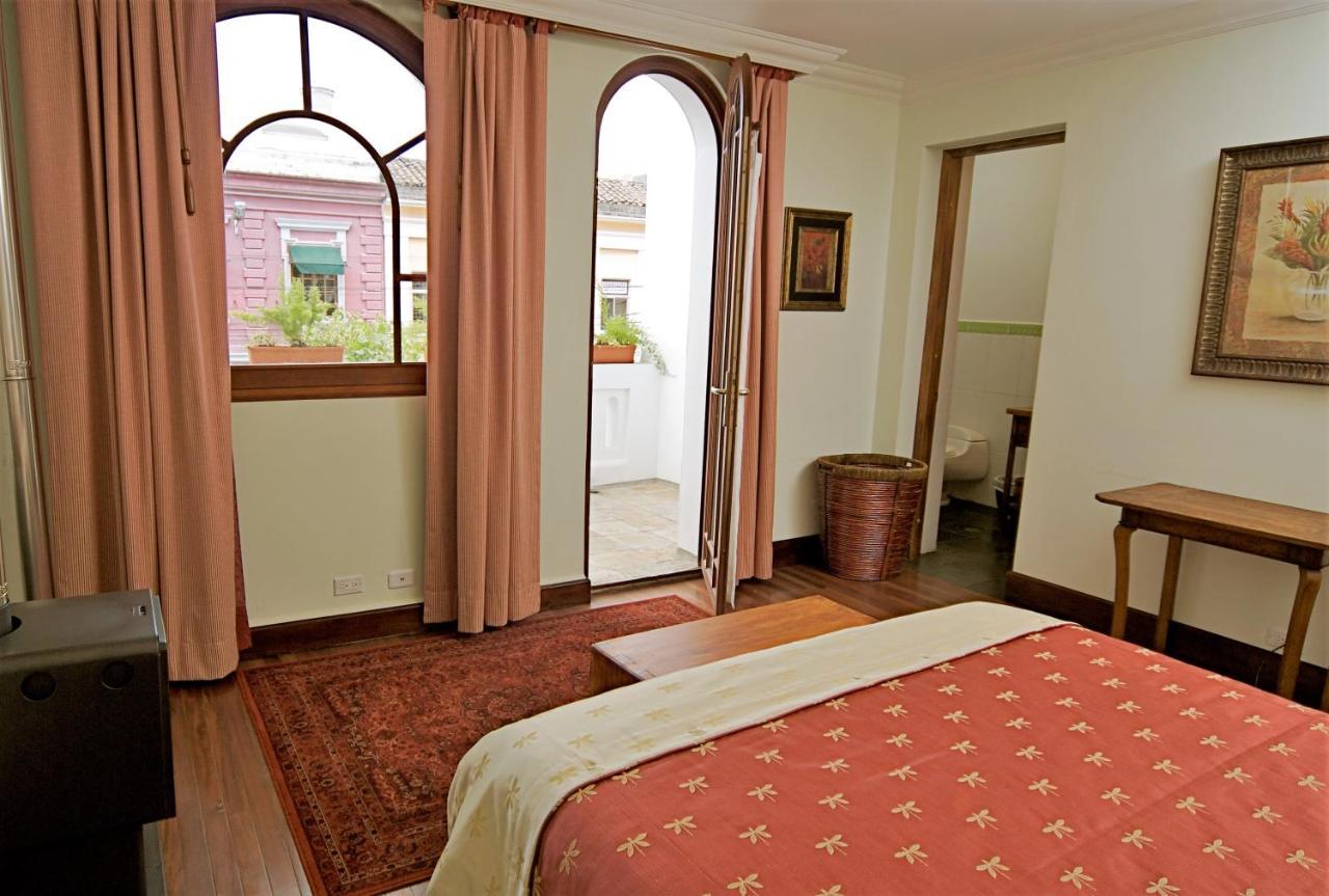 Boutique Hotel Casa Foch Quito Esterno foto