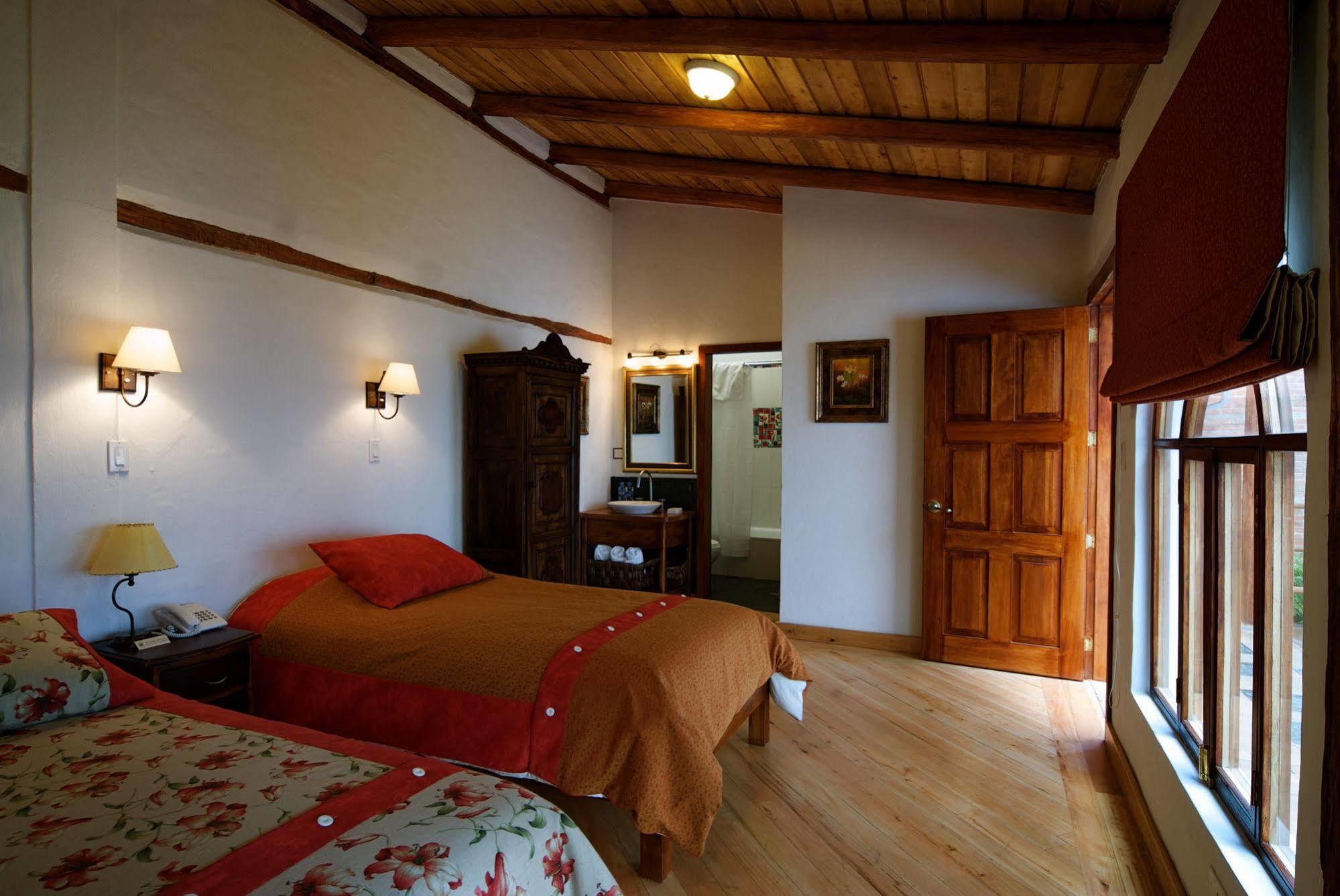 Boutique Hotel Casa Foch Quito Esterno foto
