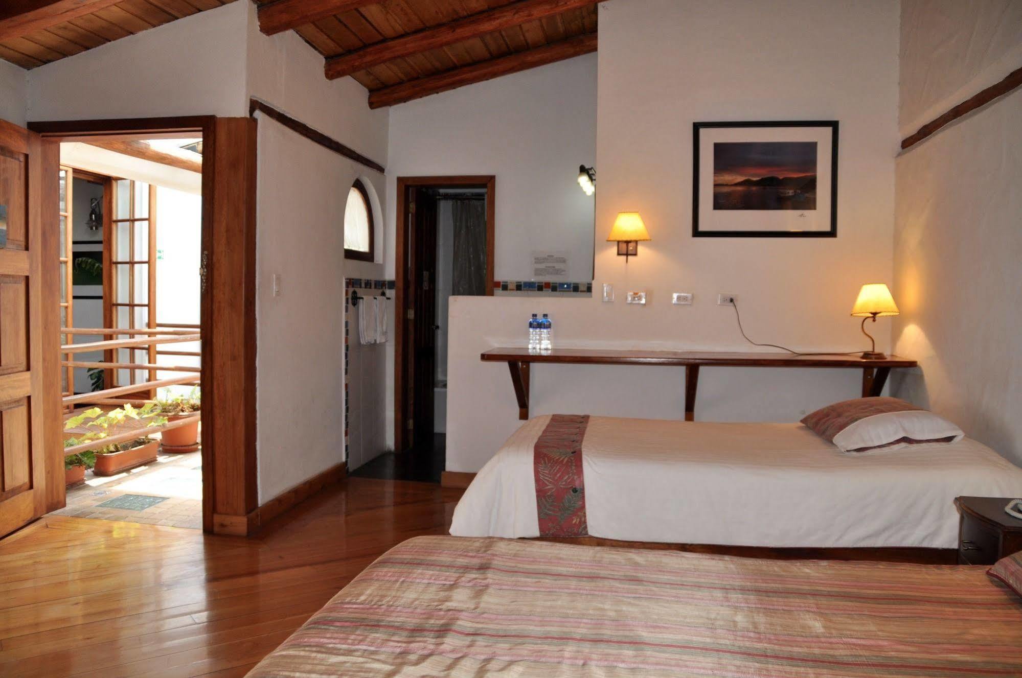 Boutique Hotel Casa Foch Quito Esterno foto