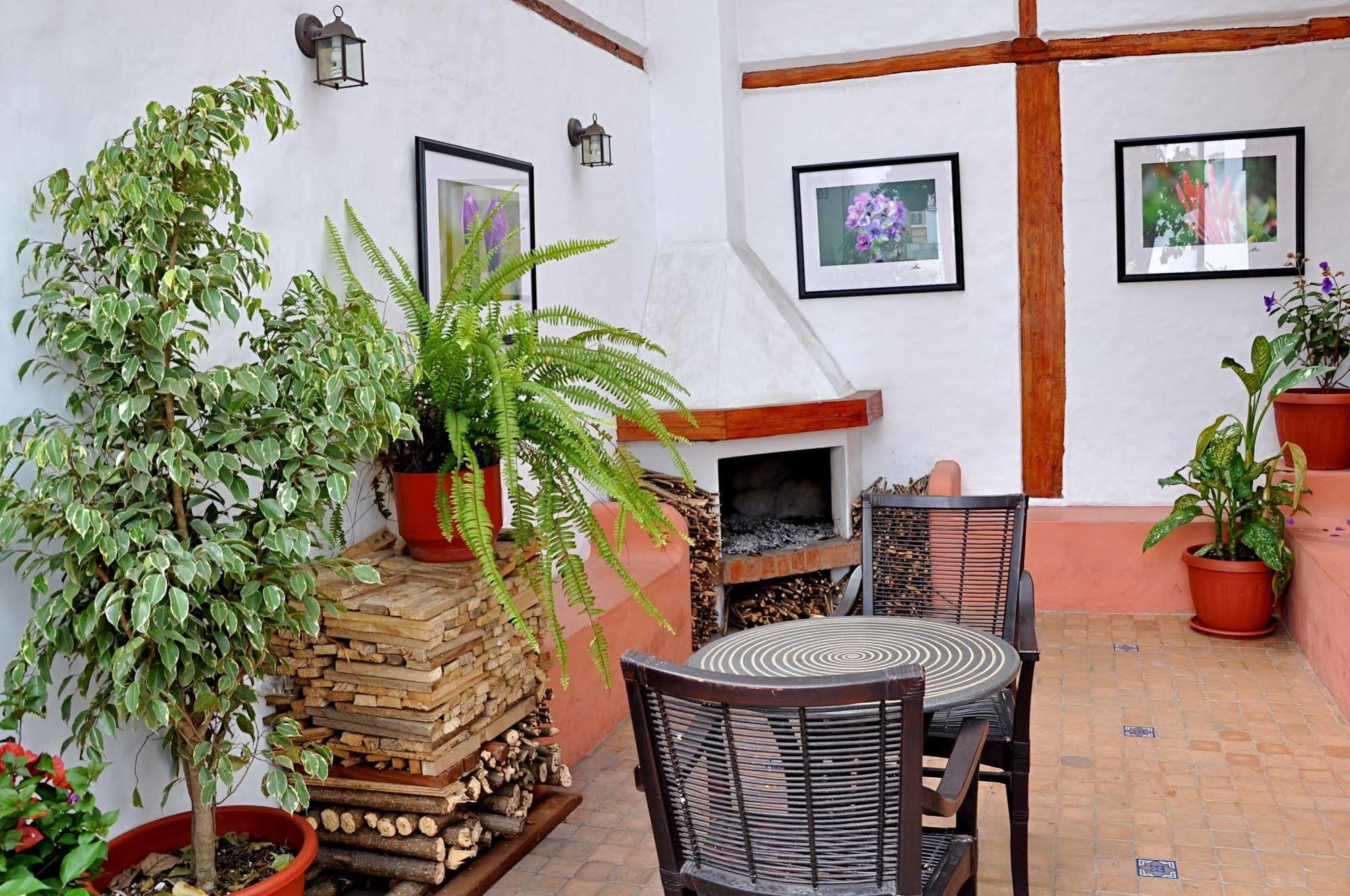 Boutique Hotel Casa Foch Quito Esterno foto